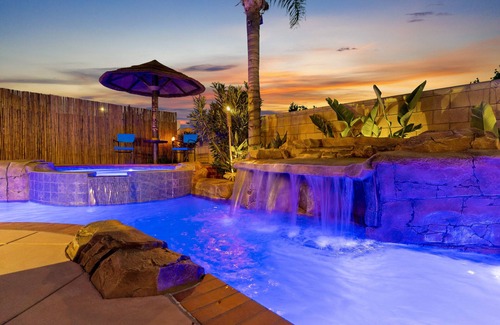 Temecula Casa | Blue Lagoon Oasis - Pool - Firepit - Close to Wineries