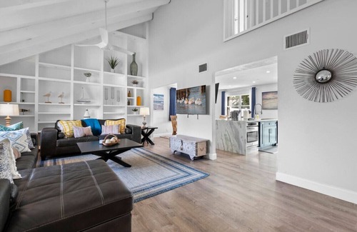 Florida North Atlantic Coast Casa | "Blue Lagoon" Waterfront, Heated Salt Pool
