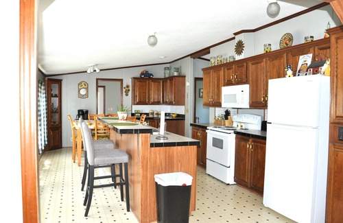 Carlisle Otro | BLUE LICKS BUNGALOW-Next to Blue Licks State Park