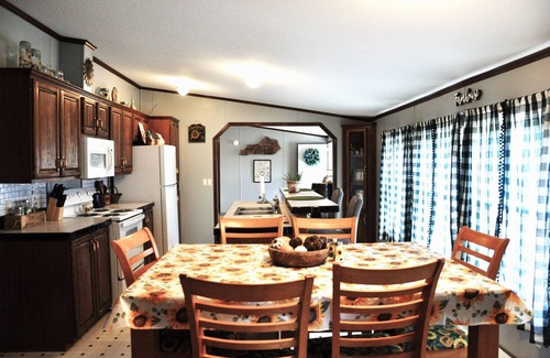Carlisle Otro | BLUE LICKS BUNGALOW-Next to Blue Licks State Park