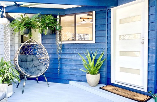 Katoomba Casa | Blue Lily Bungalow - Unique Yurt, 3 Bedroom, Luxe Furnishings, A/C, Decks, Pet-Friendly