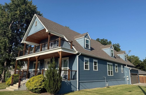 Broken Arrow Casa | Blue Loft on Main is walking distance to the Downtown Rose District
