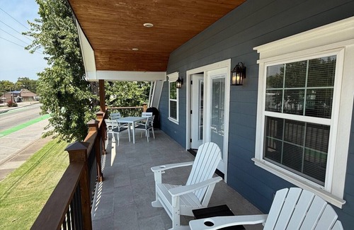 Broken Arrow Casa | Blue Loft on Main is walking distance to the Downtown Rose District