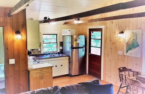 Litchfield Cabina | Blue Loon Camp on Pleasant Pond in Litchfield