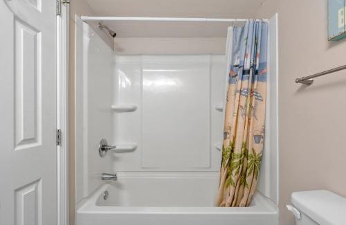 North Myrtle Beach Apartamento | Blue Mist Villas Unit 202 is an oceanfront Condo in Chery Grove