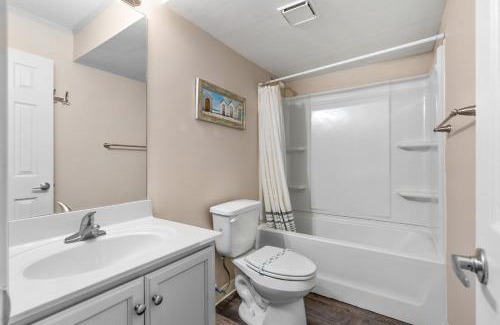 North Myrtle Beach Apartamento | Blue Mist Villas Unit 202 is an oceanfront Condo in Chery Grove