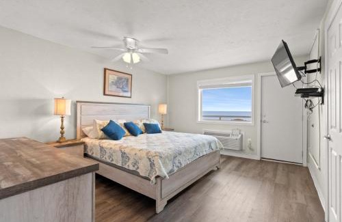 North Myrtle Beach Apartamento | Blue Mist Villas Unit 301 is a 3rd Floor Oceanfront Condo in Cherry Grove NMB