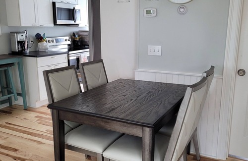 Narragansett Pier Casa | Blue Moon Carriage House