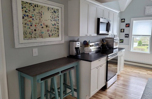Narragansett Pier Casa | Blue Moon Carriage House