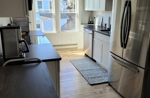 Narragansett Pier Casa | Blue Moon Carriage House