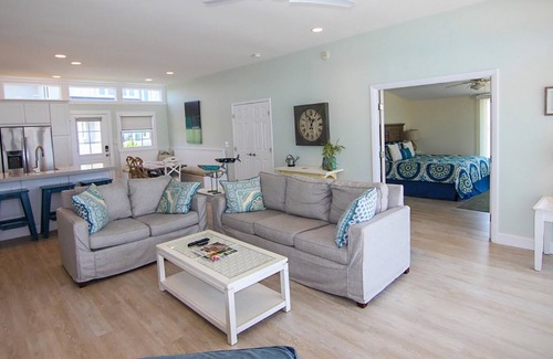 Shell Island Casa | Blue Moon Cottage by Sea Scape Properties