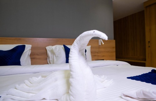 Alappuzha Hotel | Blue Moon