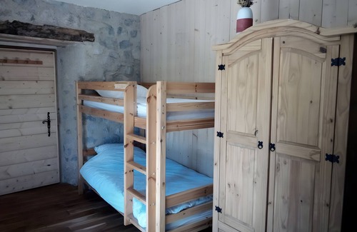 Bellegarde-en-Diois Cama Y Desayuno | Ferme des montagnes bleues - habitación