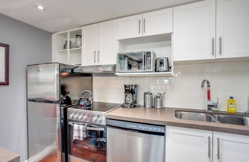 Craigleith Condominio | Blue Mountain Luxury Studio - Crave TV