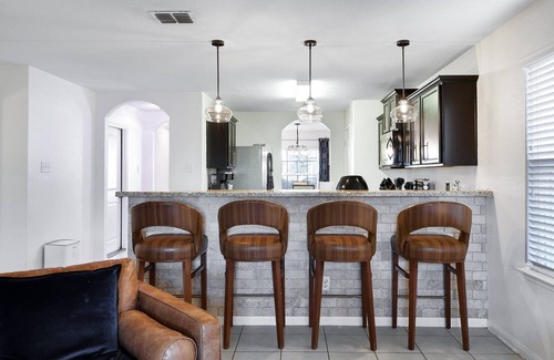 Medina Valley Casa | Blue Note - A Birdy Vacation Rental