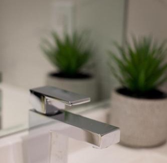 Little Italy Apartamento | Blue Oasis Studio with Full Kitchen and Bath by Den Stays