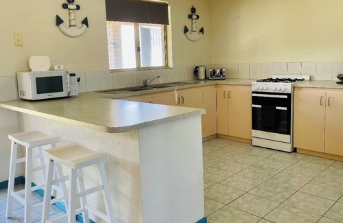 Kalbarri Casa | Blue Occy Kalbarri Sleeps 8, Pet Friendly, Free Wifi, Central Location