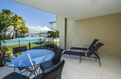 Nelly Bay Apartamento | Blue on Blue Apartment 813