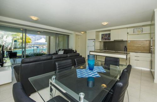 Nelly Bay Apartamento | Blue on Blue Apartment 813