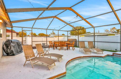 Apollo Beach Casa | Blue on Fox Run
