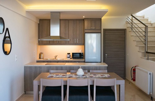 Platanes Villa | Nueva villa frente al mar en Creta junto a las comodidades, no se necesita coche Blue Oyster 1