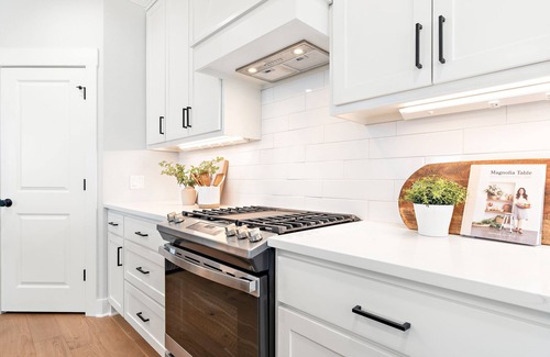 Waco Casa | Blue Retreat on 5th - 3.5 Bathrooms!