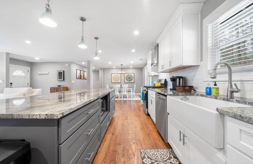 Smyrna Casa | Blue Ribbon 3BR/2BA Bungalow near Truist Park