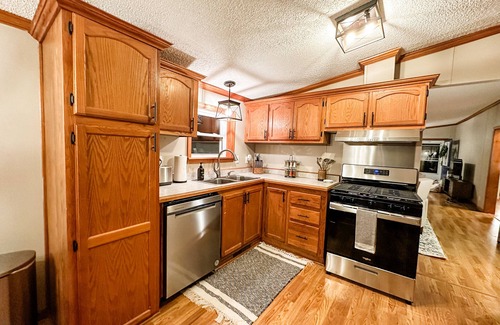 Farwell Casa | Blue Ribbon Cabin-Pet Friendly!