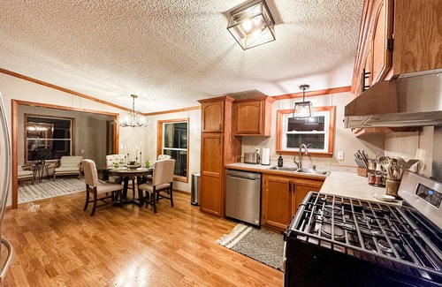 Farwell Casa | Blue Ribbon Cabin-Pet Friendly!