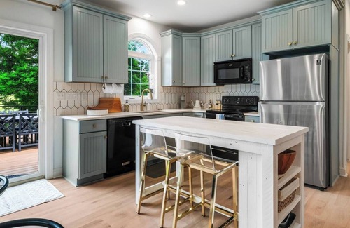 Afton Casa | Blue Ridge Beau, Lost In The View