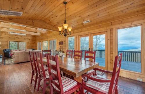 Weaverville Casa | Blue Ridge Bliss Gorgeous home with hot tub & stunning views