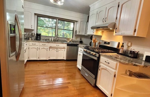 Brevard Casa | Blue Ridge Bound in beautiful Connestee Falls is mountain living at it’s finest