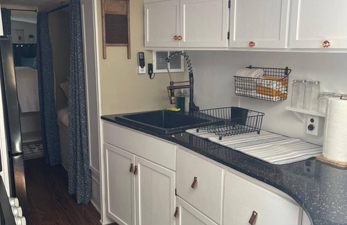 Brevard Casa | Blue Ridge Bus