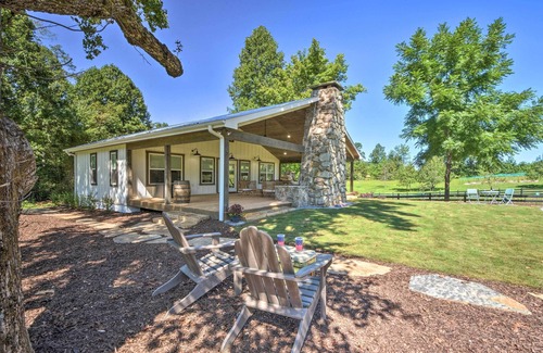 Blue Ridge Cabaña | Blue Ridge Cottage: Modern Solace in the Mountains