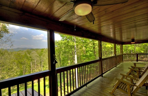 Dial Casa | Desaparecer por una semana o dos ... Privado y aislado, este escondite de 5 acres está rodeado de bosque de los EE. UU.
