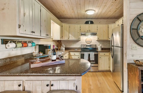 Morganton Chalet De Esquí | Blue Ridge Luxury Cabin - Views, Hot Tub & Firepit