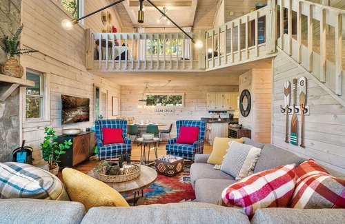 Morganton Chalet De Esquí | Blue Ridge Luxury Cabin - Views, Hot Tub & Firepit