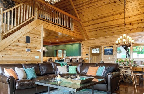 Ridges Over the Lake Cabina | Blue Ridge Majestic Cabin: Aska Adventure | Games