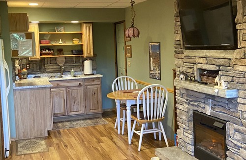 Brevard Apartamento | Blue Ridge Getaway, admite mascotas