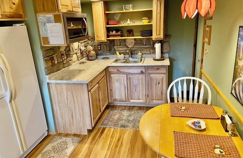 Brevard Apartamento | Blue Ridge Getaway, admite mascotas
