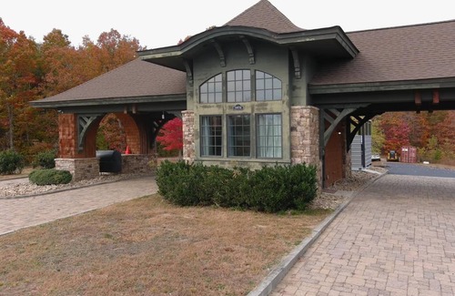 Union Mills Cabaña | Blue Ridge Mountain Cottage Hot tub, Near Asheville/Charlotte, Great View
