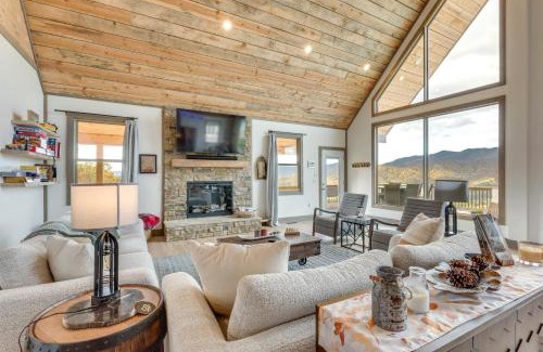 Andrews Casa | Blue Ridge Mountain-View Cabin with Hot Tub and Deck!