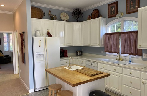 Hayesville Casa | Blue Ridge Mountains Golf and Lake Retreat