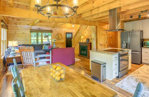 Vesta Casa | Blue Ridge Mtns Retreat with Views, 1 Mi to Parkway!