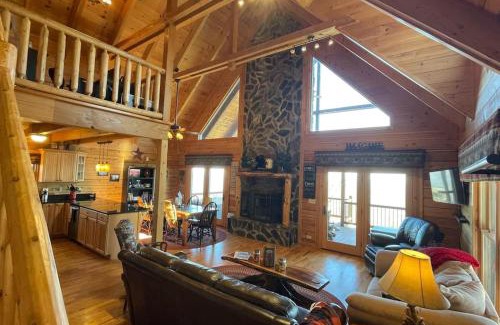 Cana Casa | Blue Ridge Parkway Panoramic Paradise-60 Mile View