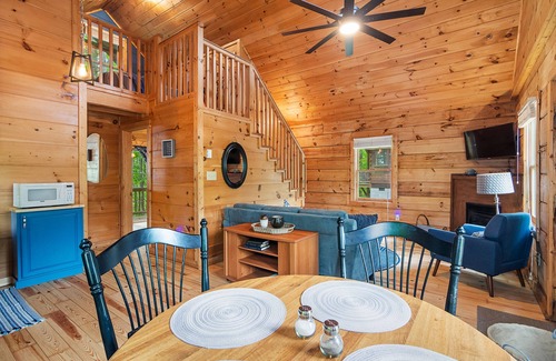 Jefferson Cabina | Blue RIdge Pkwy, Jefferson Sleeps 4 - mult. cabins avail. contact us for groups