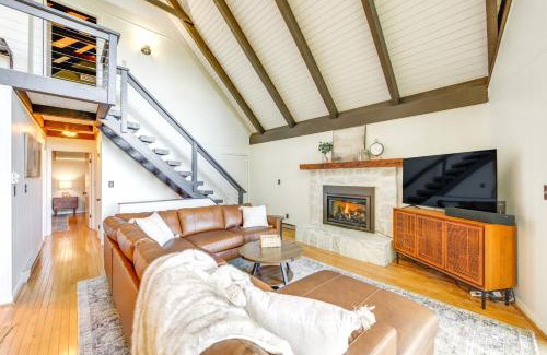 Brevard Casa | Blue Ridge Pkwy View and Deck Brevard Home!
