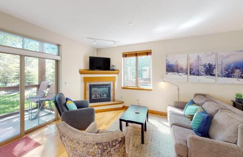Willow Grove Apartamento | Blue River Bliss