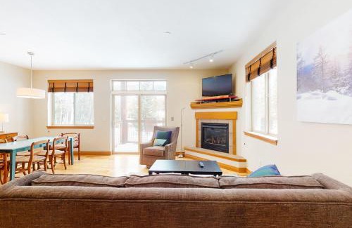 Willow Grove Apartamento | Blue River Townhome Unit D6
