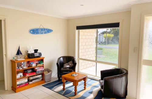 Waterhouse Casa | Blue Sands- 15 Laurel Terrace